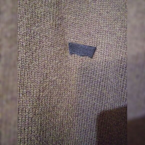Levi's sweater - Picture 2 of 6